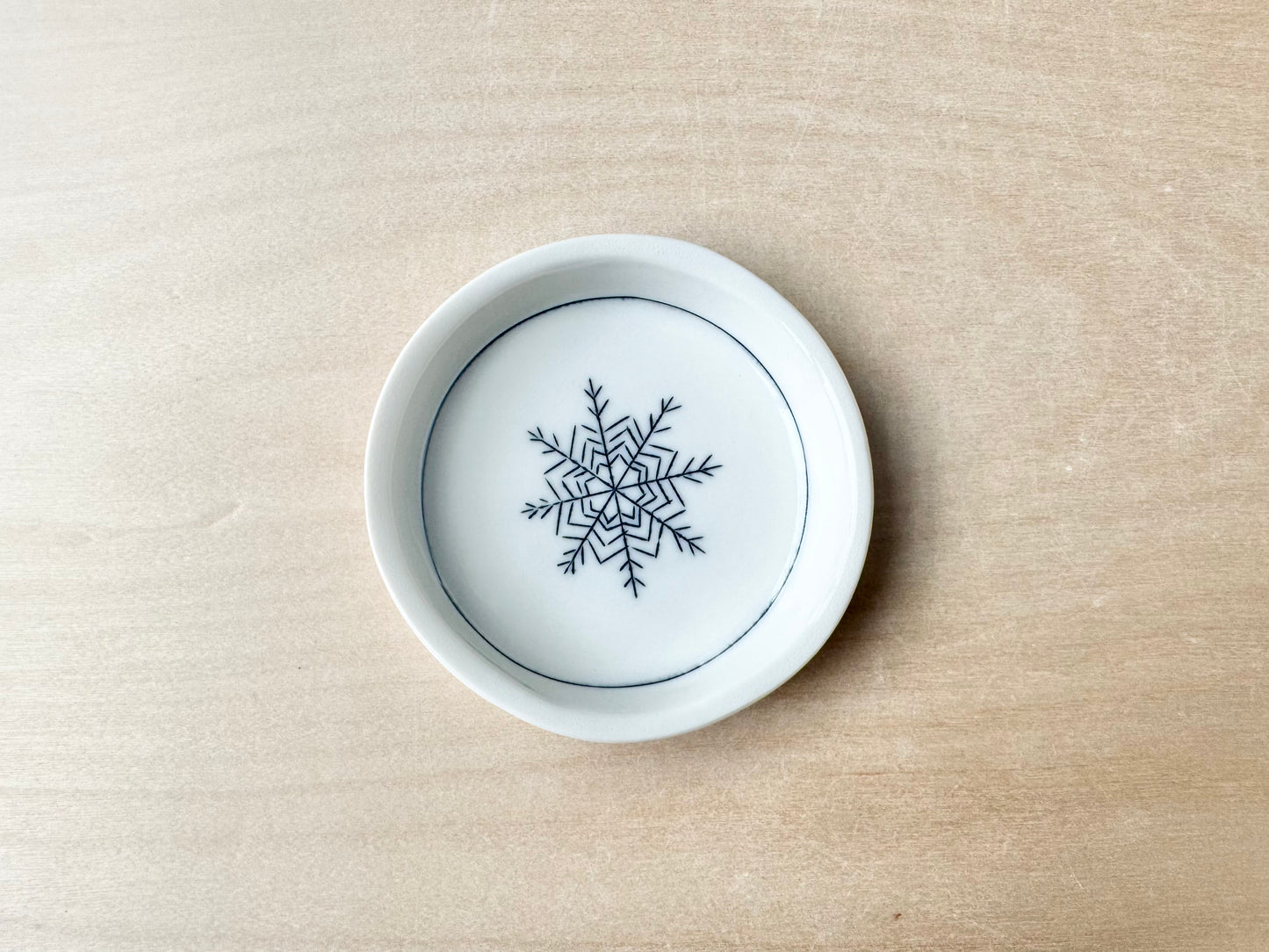 Snowflake Teeny Round Dish