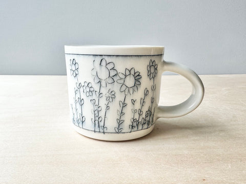 Flowers Mug (10 oz)