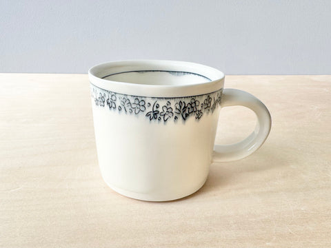 Tiny Flowers Large Mug (20 oz)