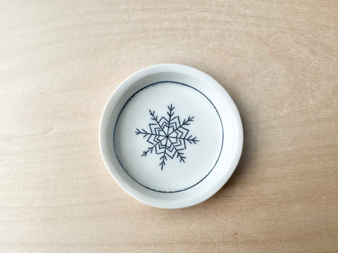 Snowflake Teeny Round Dish